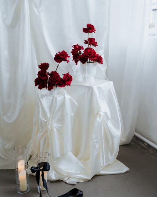 Ein inspirierendes Networking-Event für Dienstleister der Hochzeitsbranche ✨

Der Fokus bei der Planung lag darauf, eine ruhige, elegante Atmosphäre zu schaffen, bewusst reduziert, mit fließenden Stoffen, weichen Linien und einem klaren, harmonischen Gesamtbild. Ein Konzept, das Entschleunigung bringt und Raum für wertvollen Austausch, neue Verbindungen und kreative Gedanken lässt.

Denn genau in dieser Ruhe entstehen die wertvollsten Begegnungen.

Planung & Organisation: @reedevents_ _ 
Fotos: @gdf_photography 
Dekoration: @toujours.rentals_ 
Süßes: @lapetite_fuerth 

Event: @goandsip.event

#hochzeit #netzwerk #event #eventplanner #design